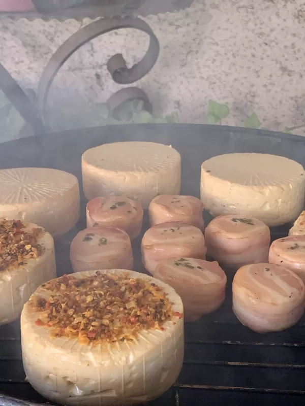 Speckiger Ziegenkäse und launige Rauchkuh